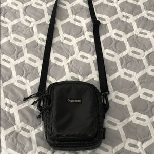 SUPREME cross body bag
